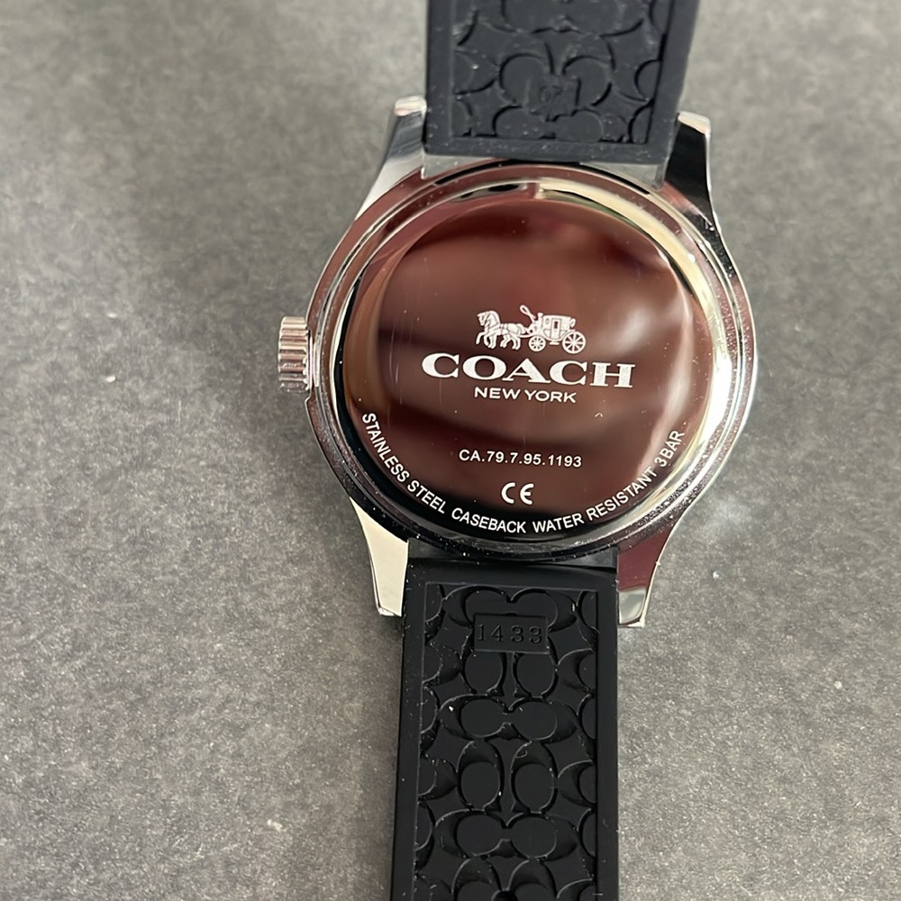 Coach watch - Picture 4 of 8